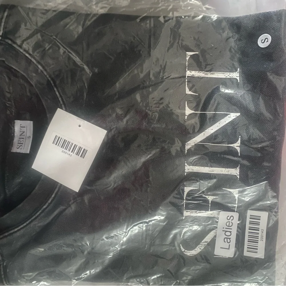 Seint Women's acid wash long sleeve Top NWT charcoal size small - Picture 5 of 5